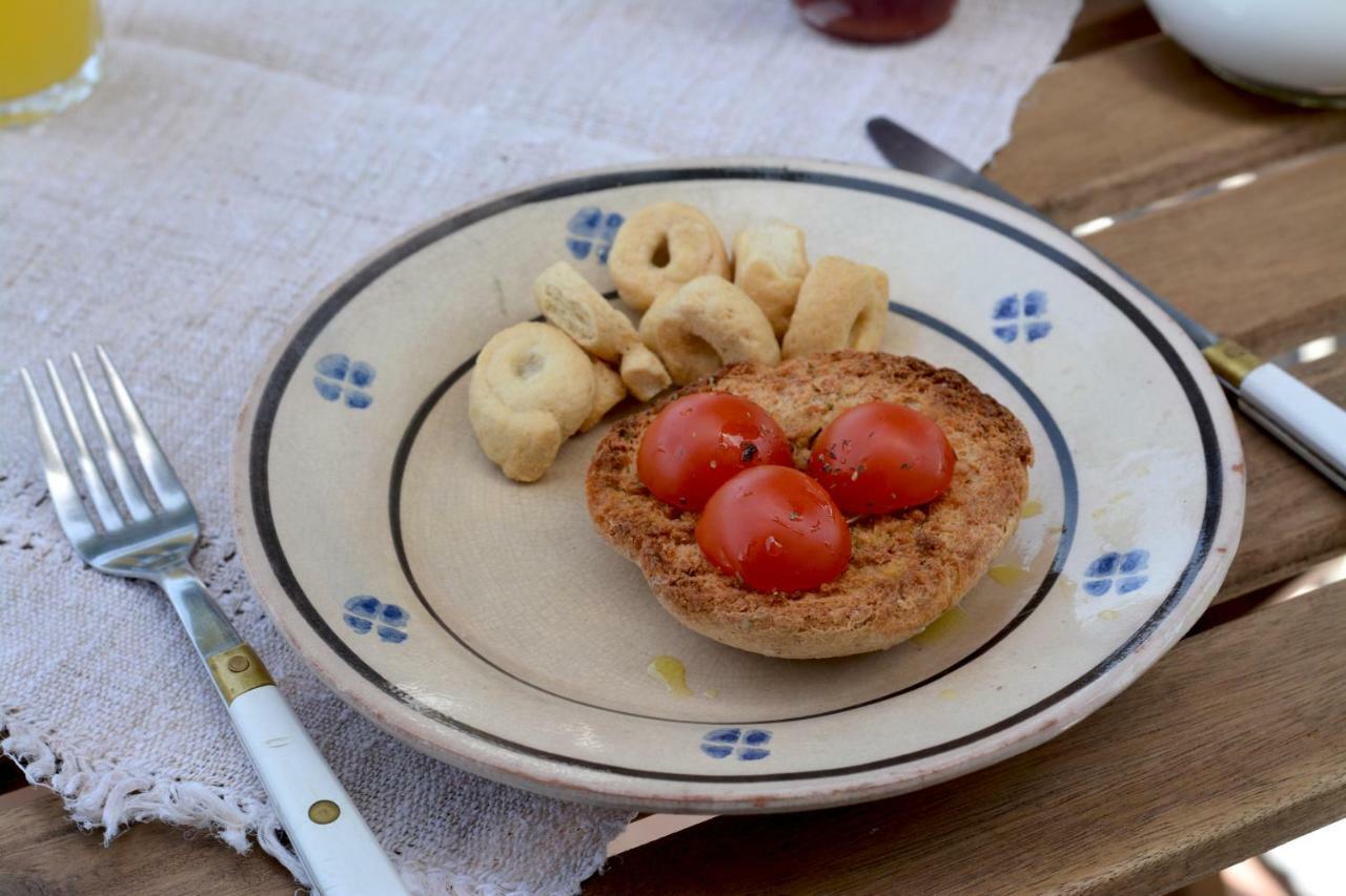 אוסטוני B&B La Rava E La Fava מראה חיצוני תמונה